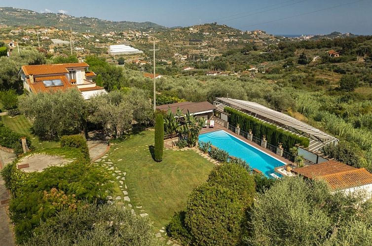 Vrijstaande woning in Imperia