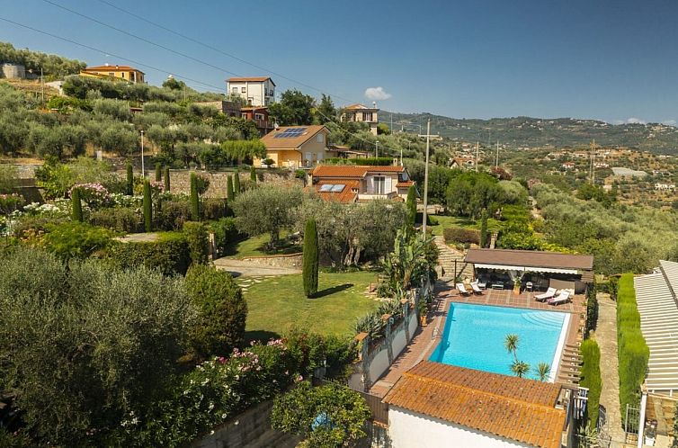 Vrijstaande woning in Imperia