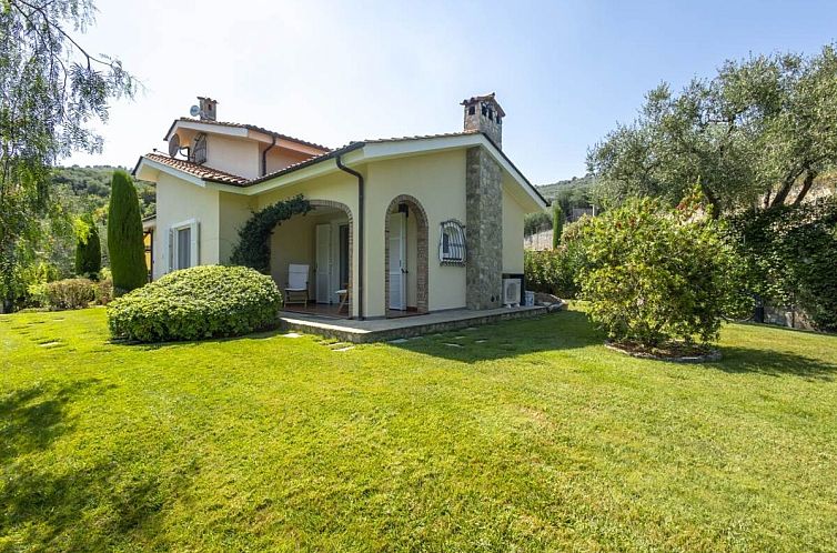 Vrijstaande woning in Imperia