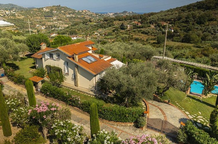 Vrijstaande woning in Imperia