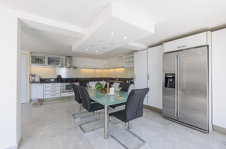 Vrijstaande woning in Imperia