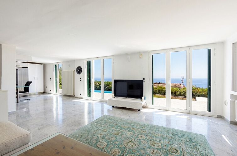 Vrijstaande woning in Imperia