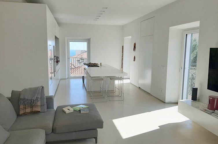 Vrijstaande woning in Imperia