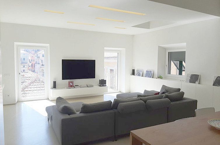 Vrijstaande woning in Imperia