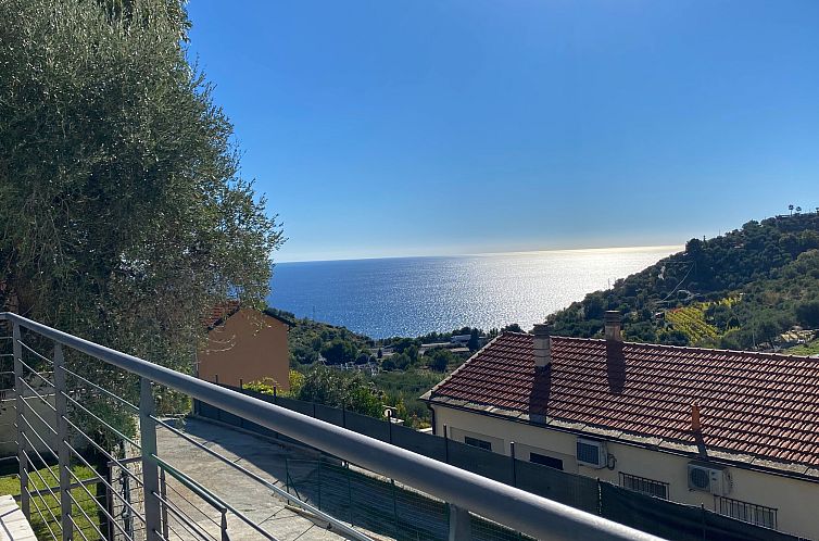 Vrijstaande woning in Imperia