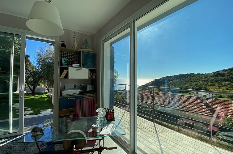 Vrijstaande woning in Imperia