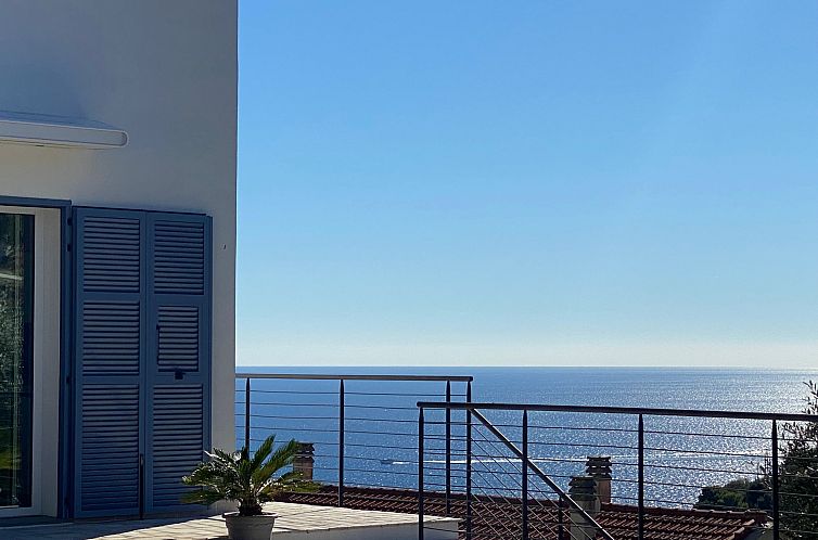 Vrijstaande woning in Imperia