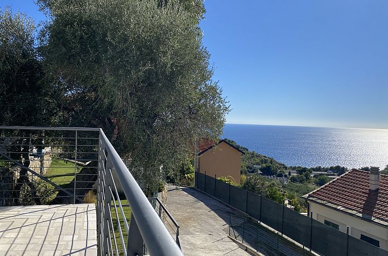 Vrijstaande woning in Imperia