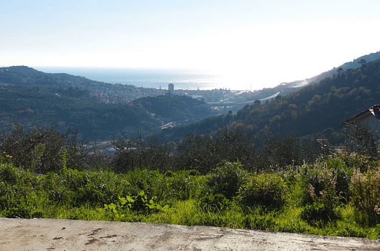 Vrijstaande woning in Imperia