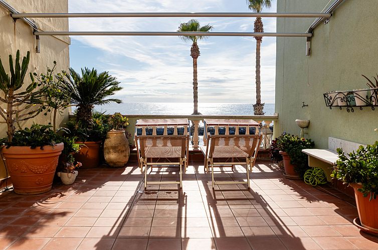 Guest house 09013507 - Holiday property Liguria - Vakantiehuis La Loggia sul mare