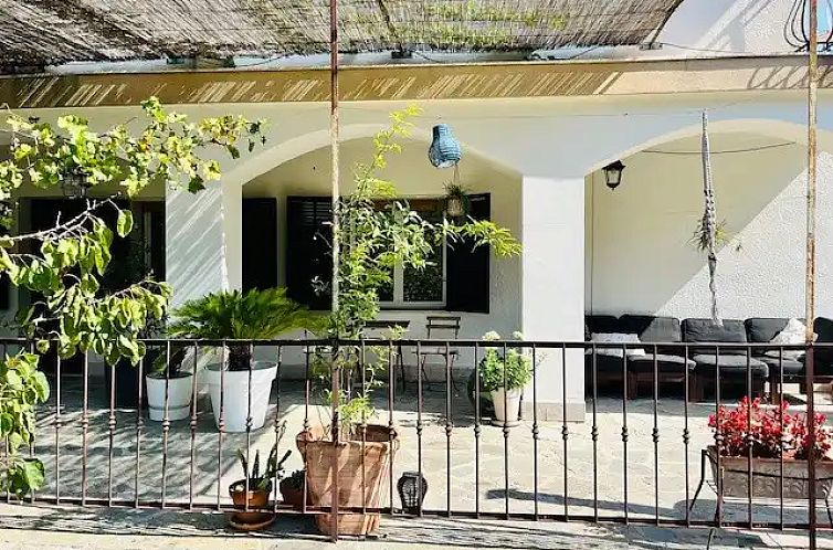 Guest house 09014414 - Holiday property Liguria - Casa Bianca Apricale