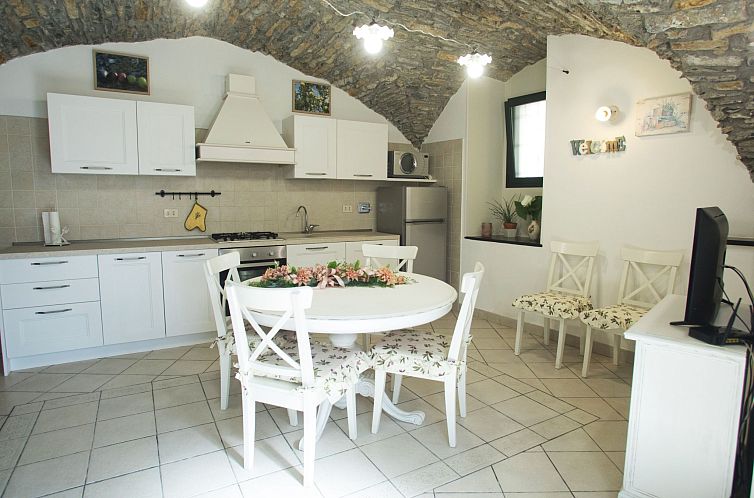 Appartement Charmantes Appartment in Diano San Pietro