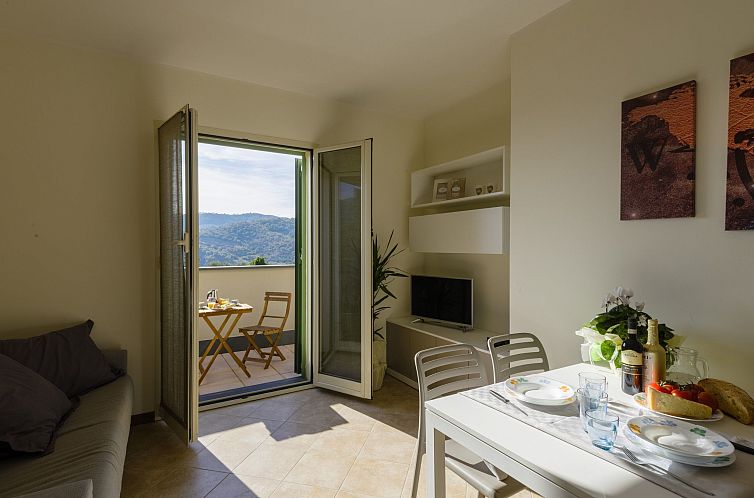 Appartement Gloria del Mare - Schwimmbad mit Meerblick