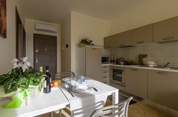 Appartement Gloria del Mare - Schwimmbad mit Meerblick