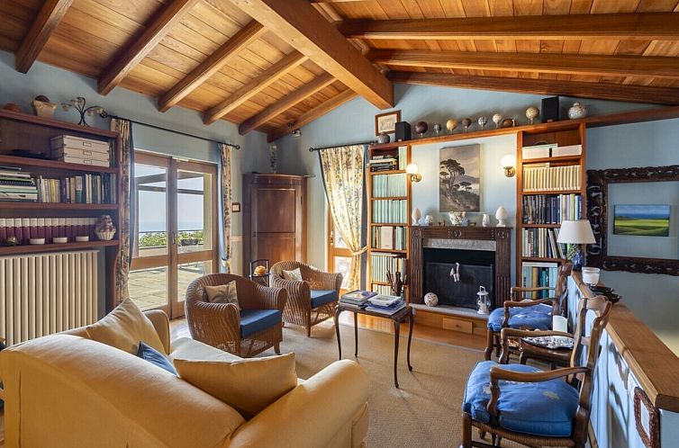 Vrijstaande woning in Cipressa