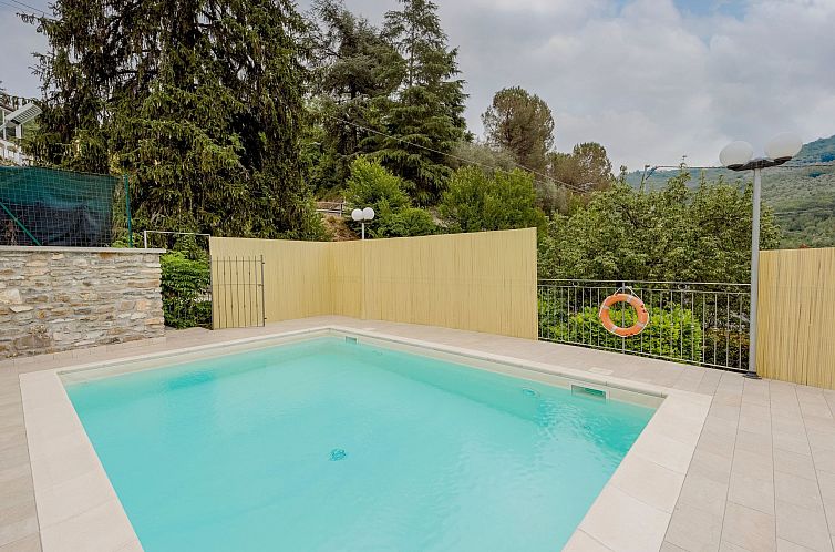 Vakantiehuis Villa in Borgomaro mit privatem Parkplatz