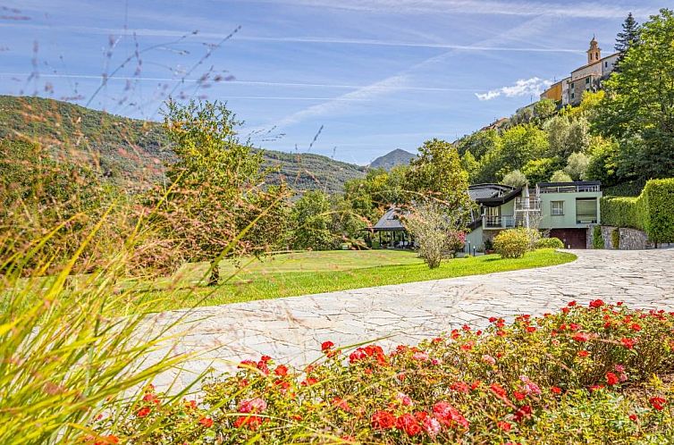 Vrijstaande woning in Borgomaro