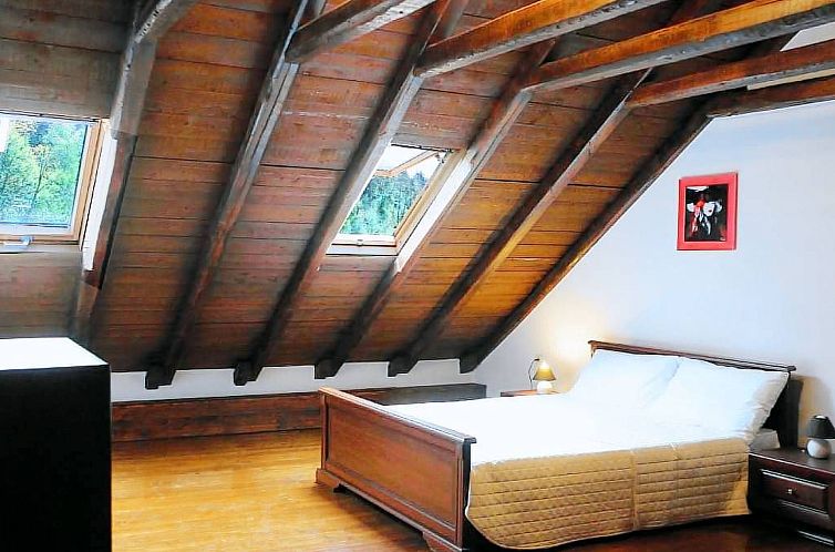 Vakantiehuis Giusvalla Deluxe Forest 3 Etagen Villa