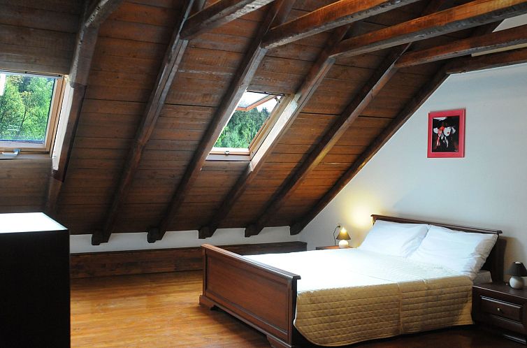Vakantiehuis Giusvalla Deluxe Forest 3 Etagen Villa