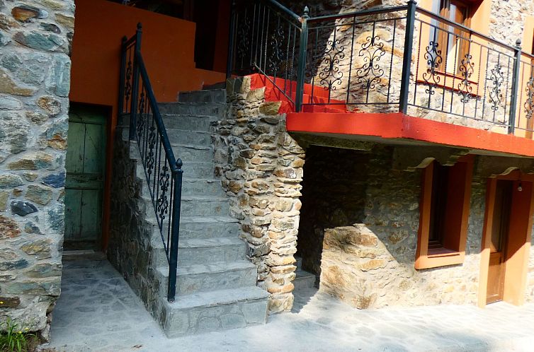 Vakantiehuis Giusvalla Deluxe Forest 3 Etagen Villa