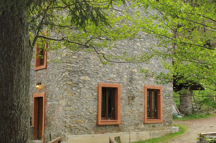 Vakantiehuis Relax Giusvalla River Villa 2 Etagen mit Terras