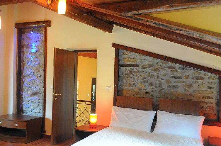 Vakantiehuis Relax Giusvalla River Villa 2 Etagen mit Terras
