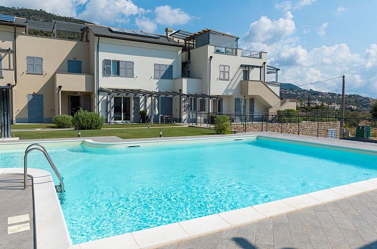 Appartement Perla Abernathy - Haus mit Pool und Garten