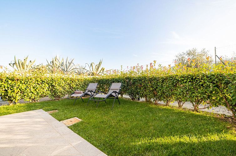 Appartement Perla Abernathy - Haus mit Pool und Garten