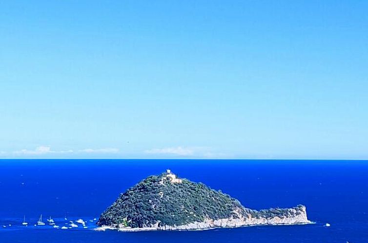 Vrijstaande woning in Alassio