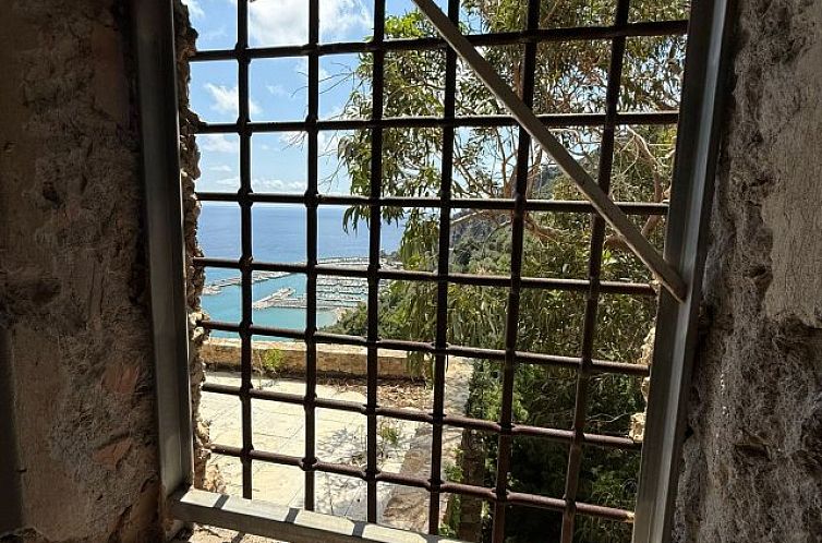 Vrijstaande woning in Alassio