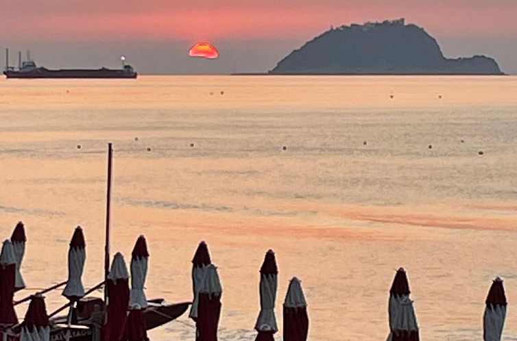 Vakantiehuis ALASSIO BEACH HOUSE - SEASIDE RELAXED LIVING