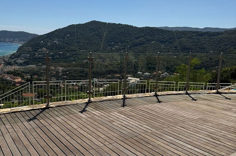 Vrijstaande woning in Alassio