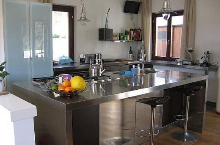 Vrijstaande woning in Finale Ligure