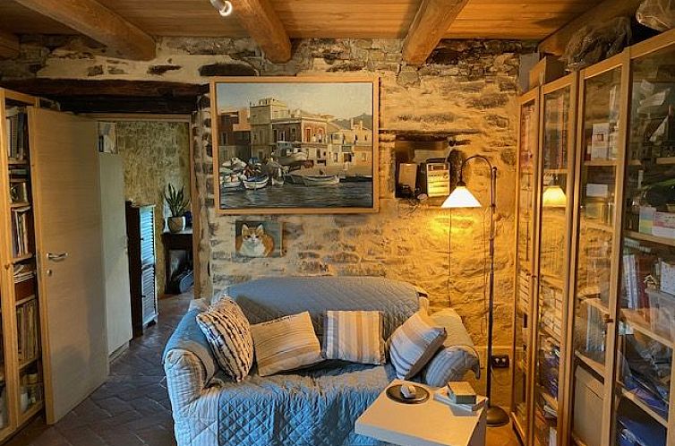 Vrijstaande woning in Mioglia