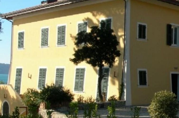 Vrijstaande woning in Lerici