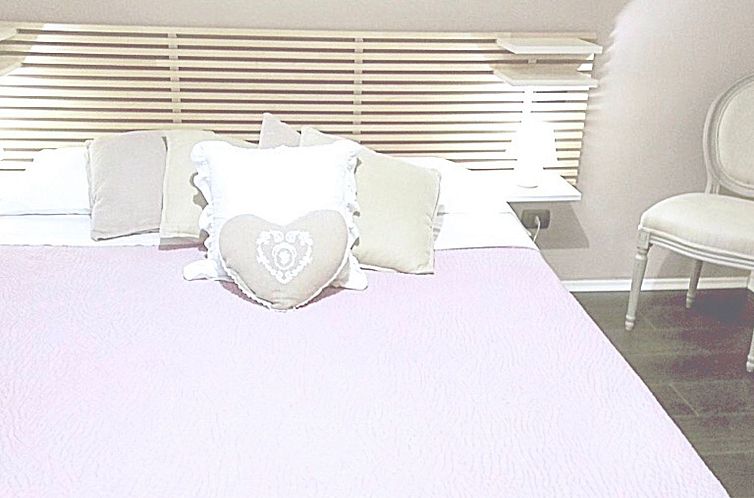 Appartement Wohnung mit privatem Garten in Villa
