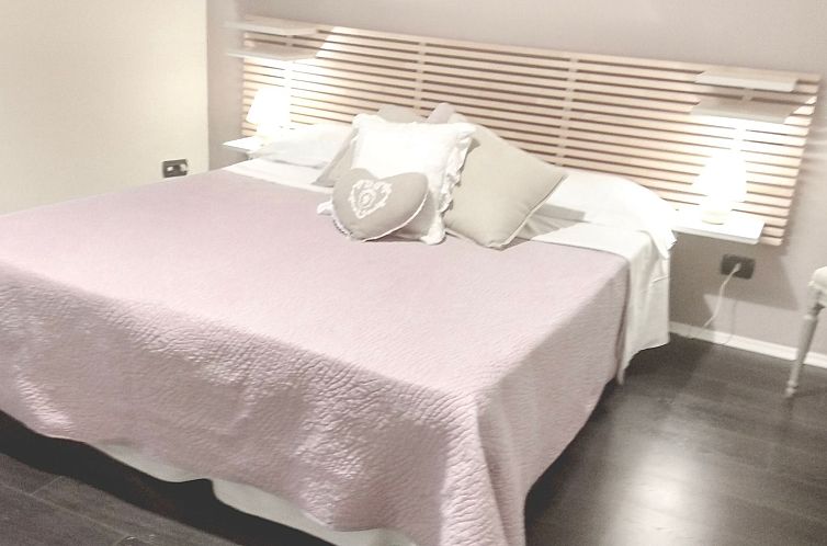 Appartement Wohnung mit privatem Garten in Villa