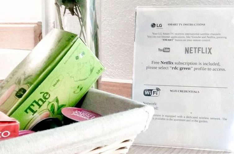 Appartement Wohnung mit privatem Garten in Villa