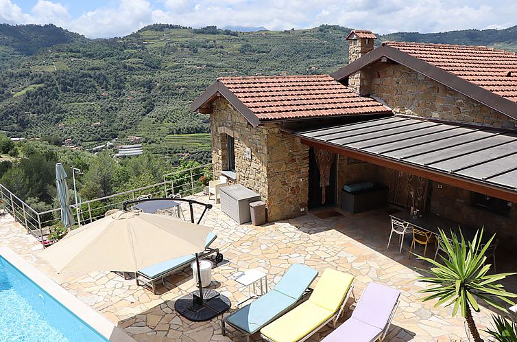 Vrijstaande woning in Dolceacqua