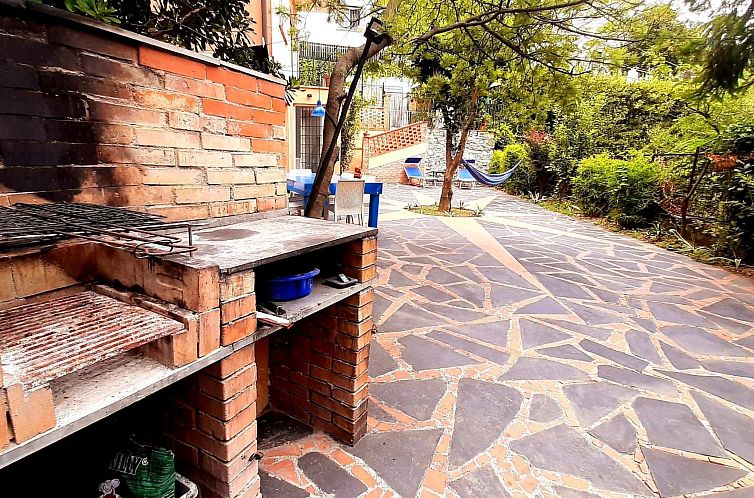 Appartement Sehr moderne Wohnung mit schönem Garten