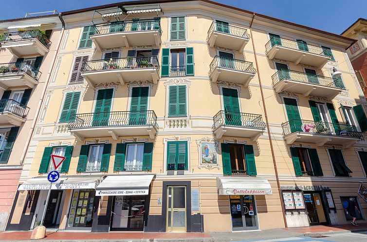 Appartement Charmante Wohnung mit Meerblick und Garage