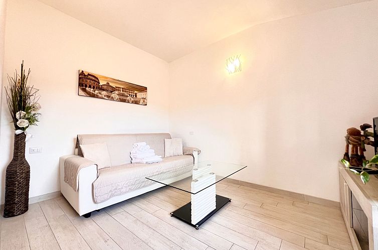 Appartement Wohnung im zweiten Stock mit Parkplatz und Garte