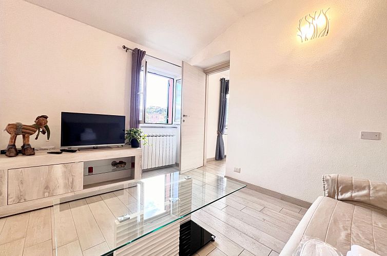 Appartement Wohnung im zweiten Stock mit Parkplatz und Garte