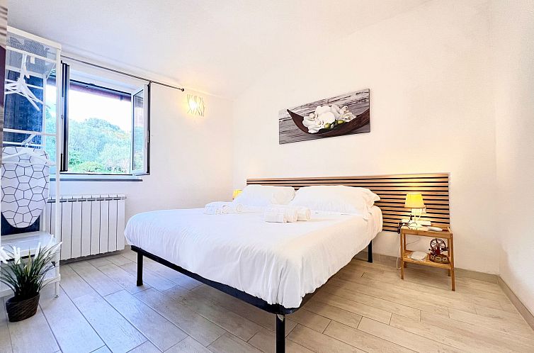 Appartement Wohnung im zweiten Stock mit Parkplatz und Garte