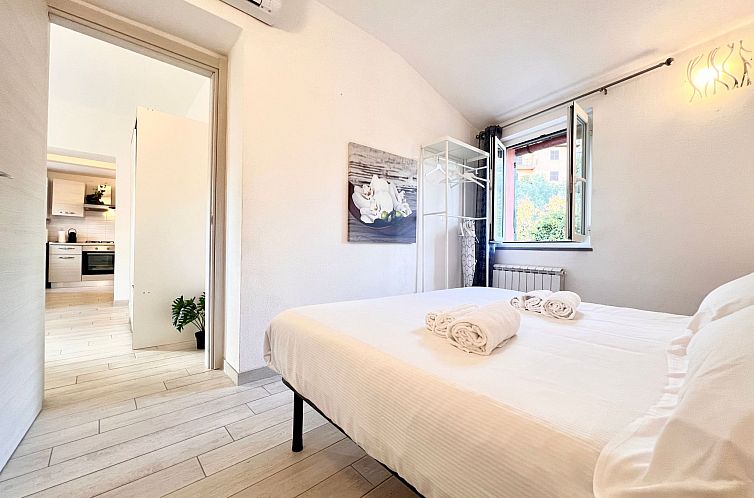 Appartement Wohnung im zweiten Stock mit Parkplatz und Garte