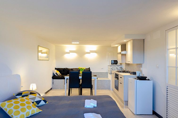 Appartement Einzimmerwohnung mit Terrasse und Blick auf den 