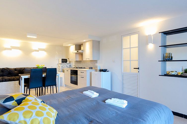 Appartement Einzimmerwohnung mit Terrasse und Blick auf den 