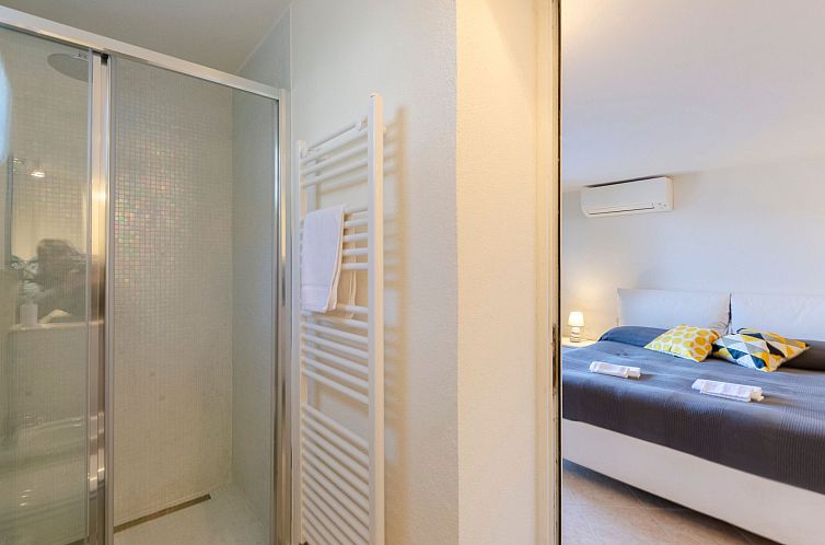 Appartement Einzimmerwohnung mit Terrasse und Blick auf den 