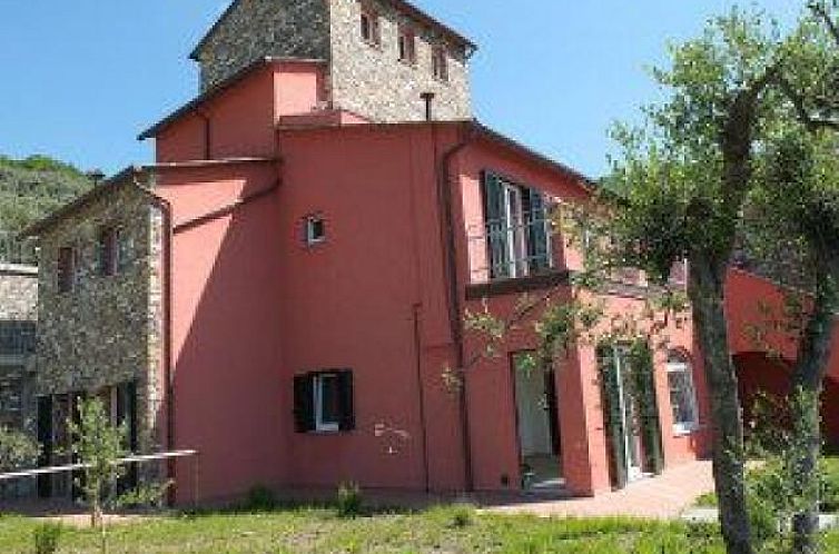 Vrijstaande woning in vasia