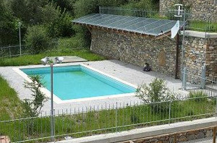 Vrijstaande woning in vasia